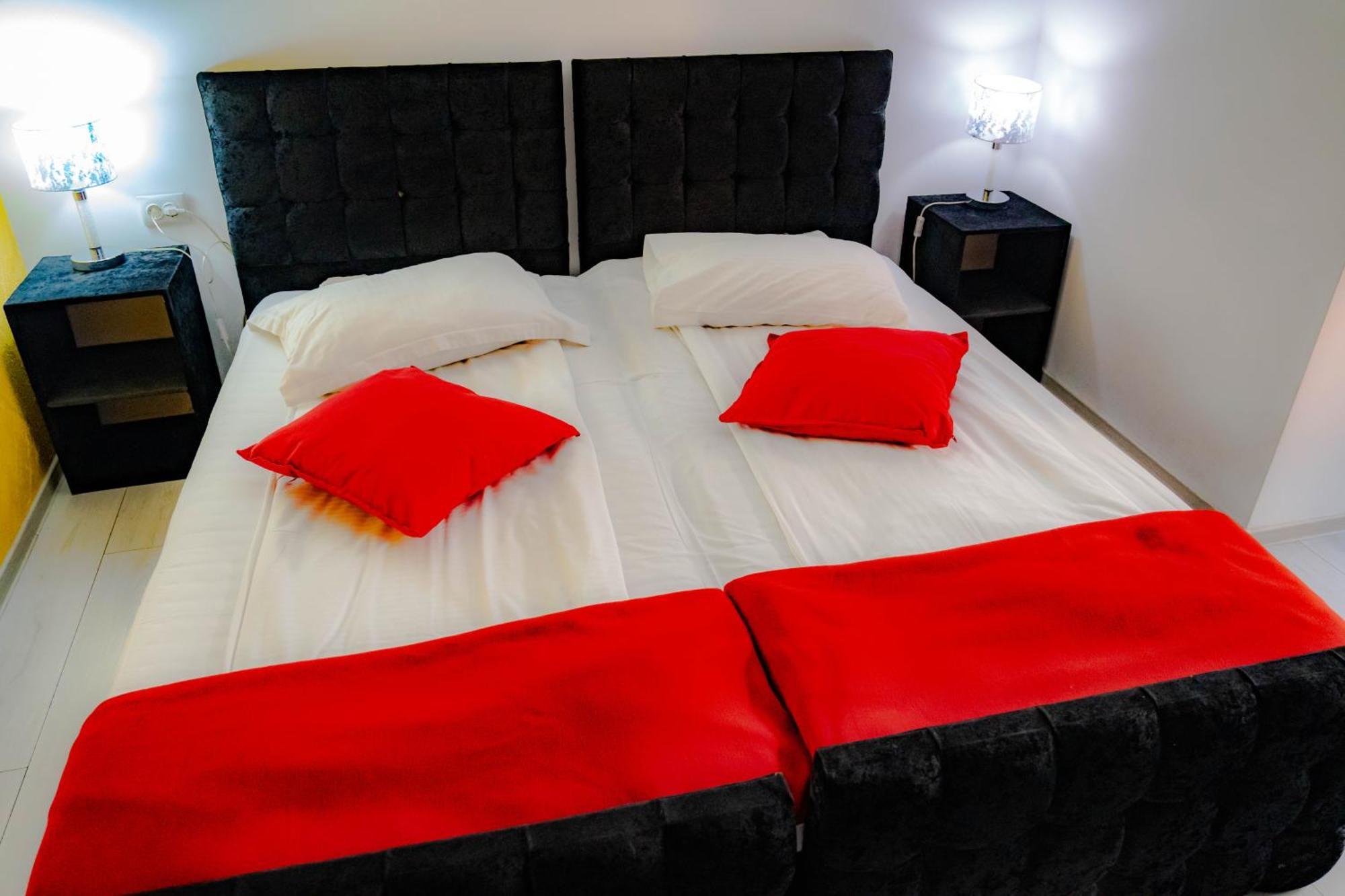 Casa Alis Hotel Oradea Exterior photo