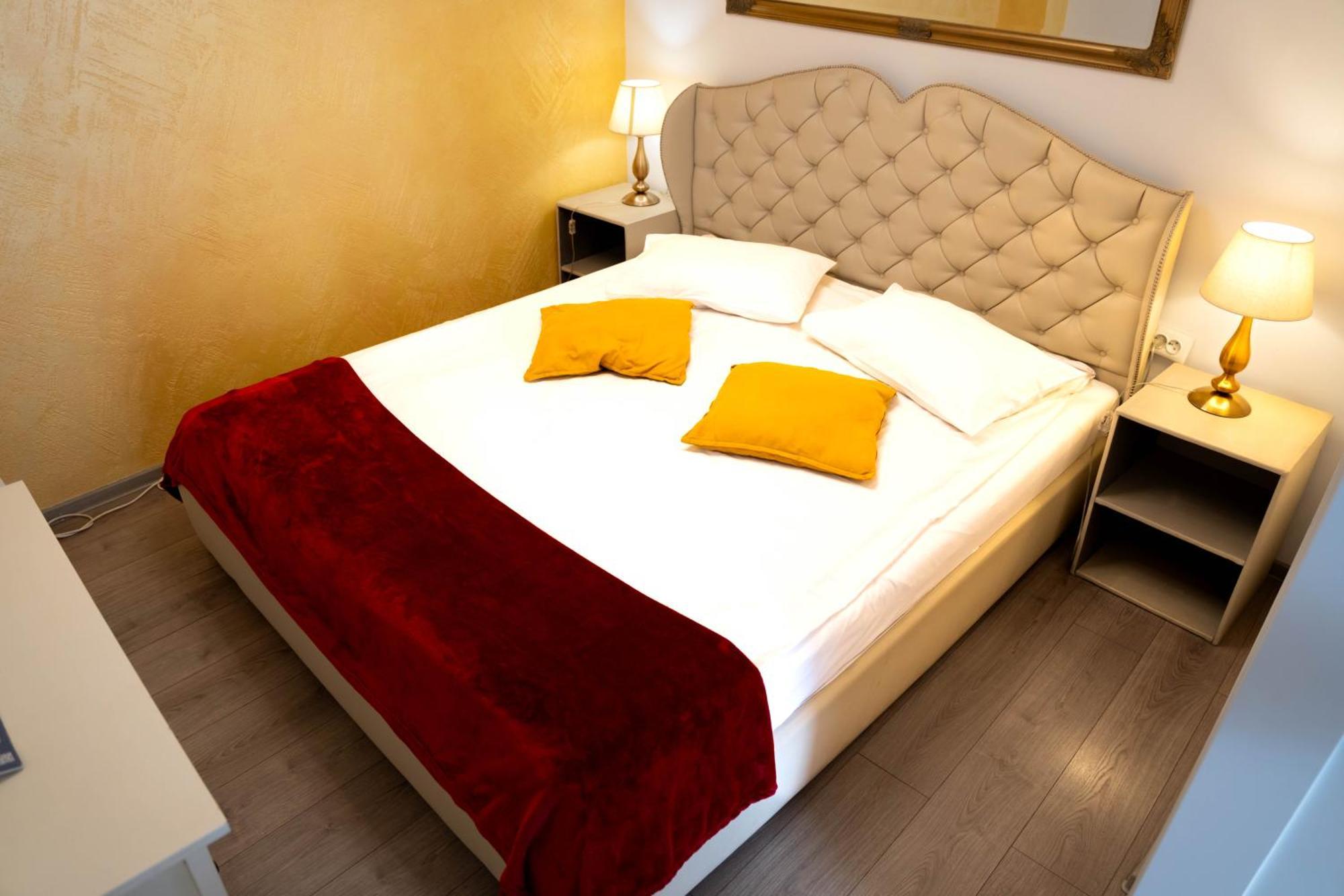 Casa Alis Hotel Oradea Exterior photo