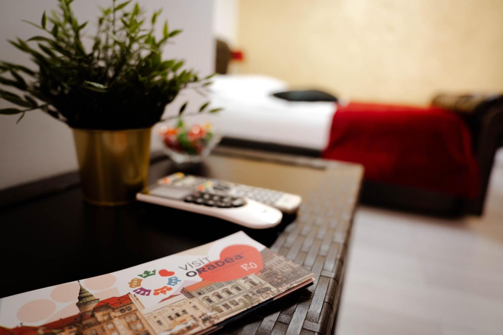 Casa Alis Hotel Oradea Exterior photo